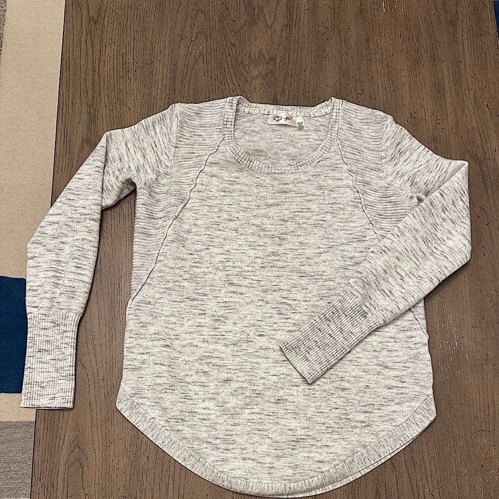 RD Style McKinley Ribbed Detail Sweater Women’s Size Medium Light Grey